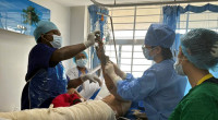 Chinese medical team treating burn victims of Dhaka plane crash